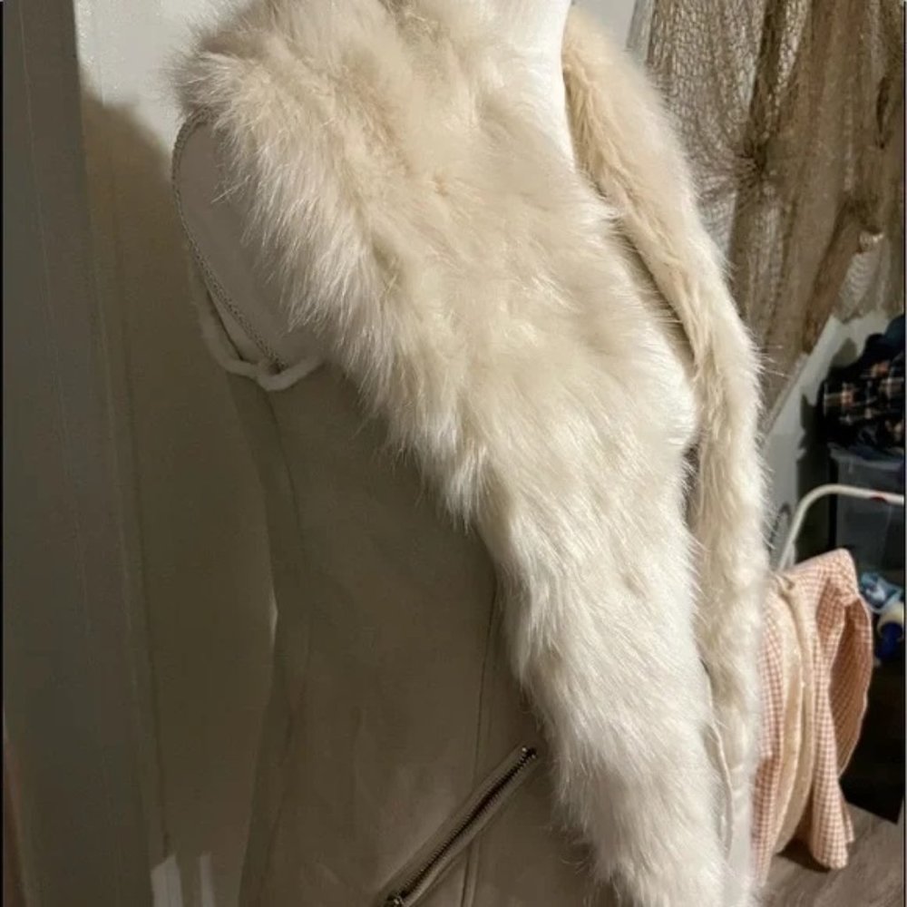 Metric Knit Faux Fur Vest - Ivory - Picture 7 of 7